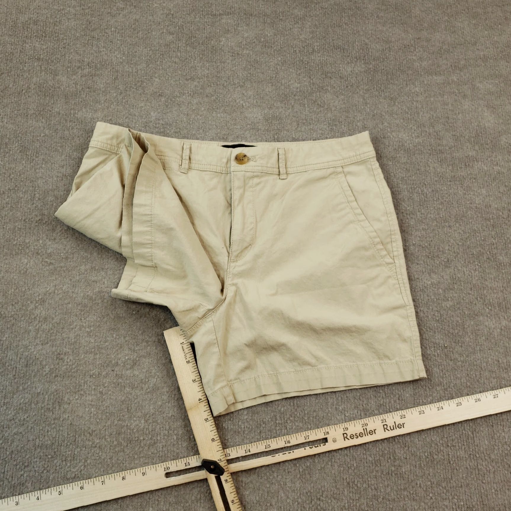 Banana Republic Banana Republic Women's Beige Chino Shorts, Size 8, Mid Rise, Stretch Size 30" / US 8 / IT 44 - 2 Thumbnail