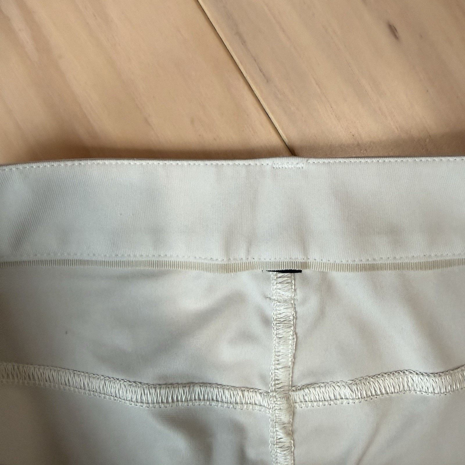 Lululemon Lululemon ABC Pants 35 White Cream Athleisure Workwear Size US 35 - 6 Thumbnail
