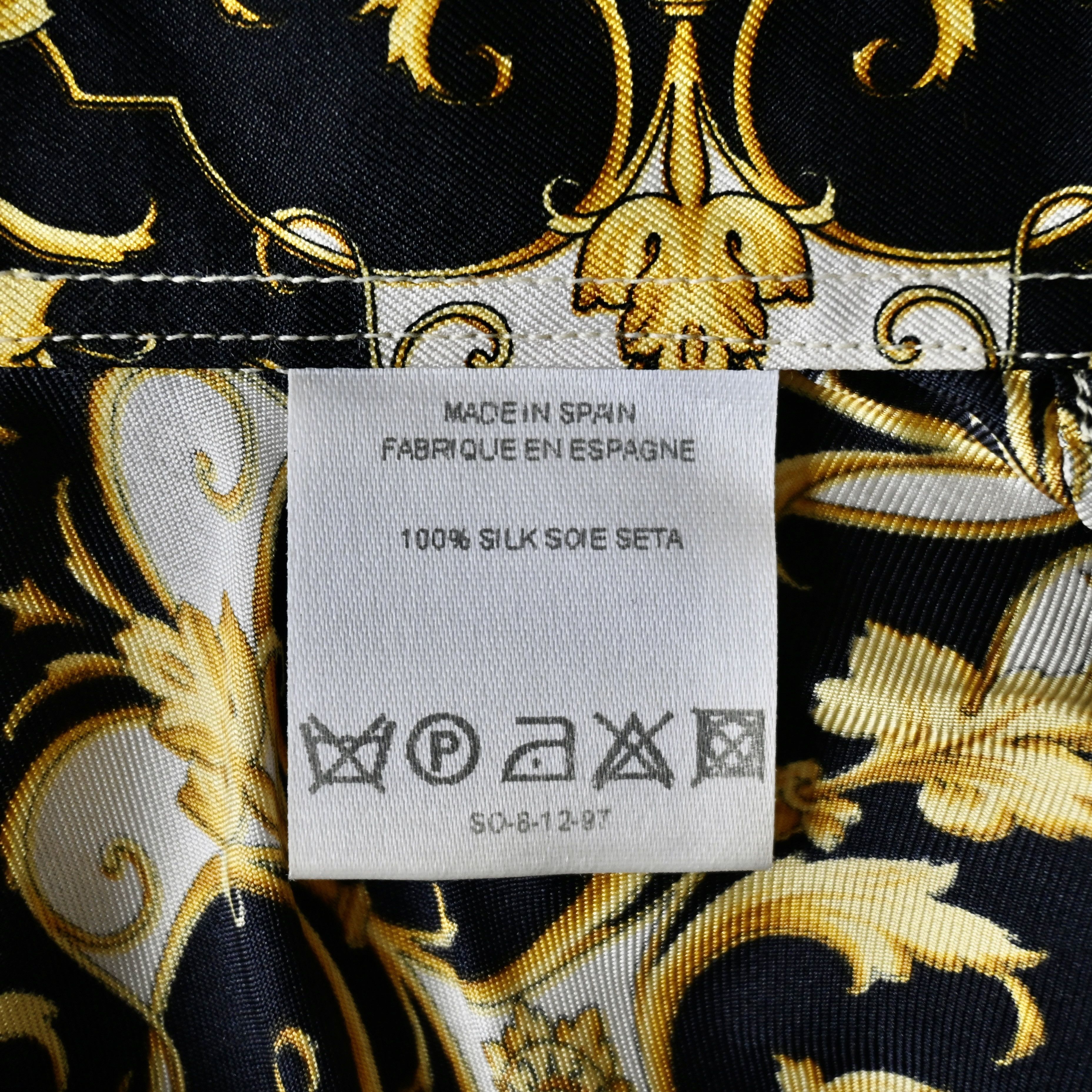 Versace VTG 1990s VERSACE CLASSIC V2 silk shirt made in Spain Size US XL / EU 56 / 4 - 13 Thumbnail