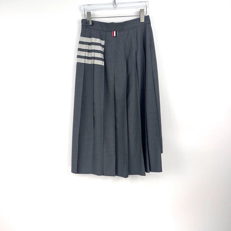 Thom Browne Thom Browne Size 38Grey classic logo pleated skirt 2501-Nex Size 37" - 4 Thumbnail