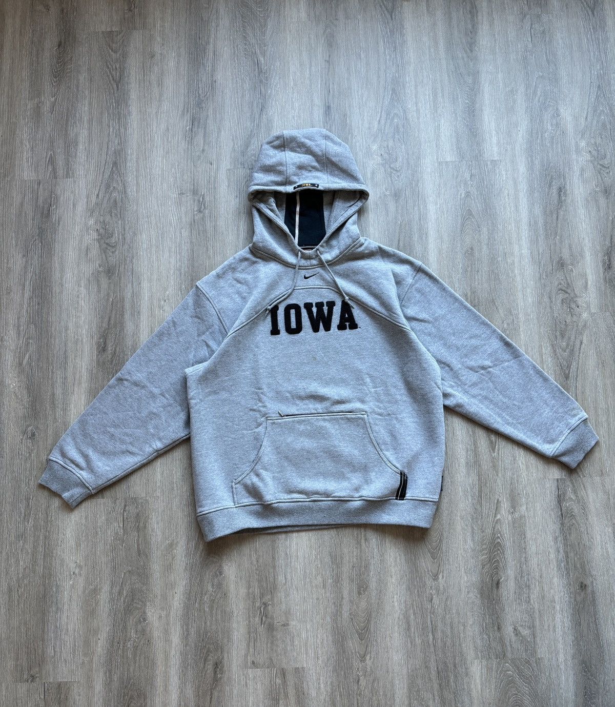 image of Vintage 90's Nike Middle Swoosh Iowa Hawkeyes NCAA Basketball in Grey, Men's (Size Large)