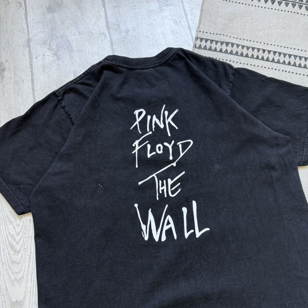 Pink Floyd Vintage 90s Faded Pink Floyd tee Rock Band T-shirt Size US L / EU 52-54 / 3 - 11 Thumbnail