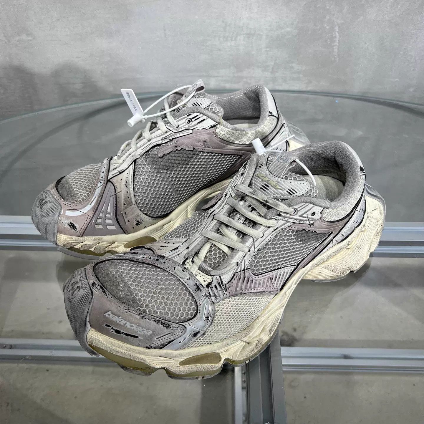 Balenciaga Balenciaga Stapler Dad Sneaker 40 YH17765 Size US 7 / EU 40 - 2 Thumbnail
