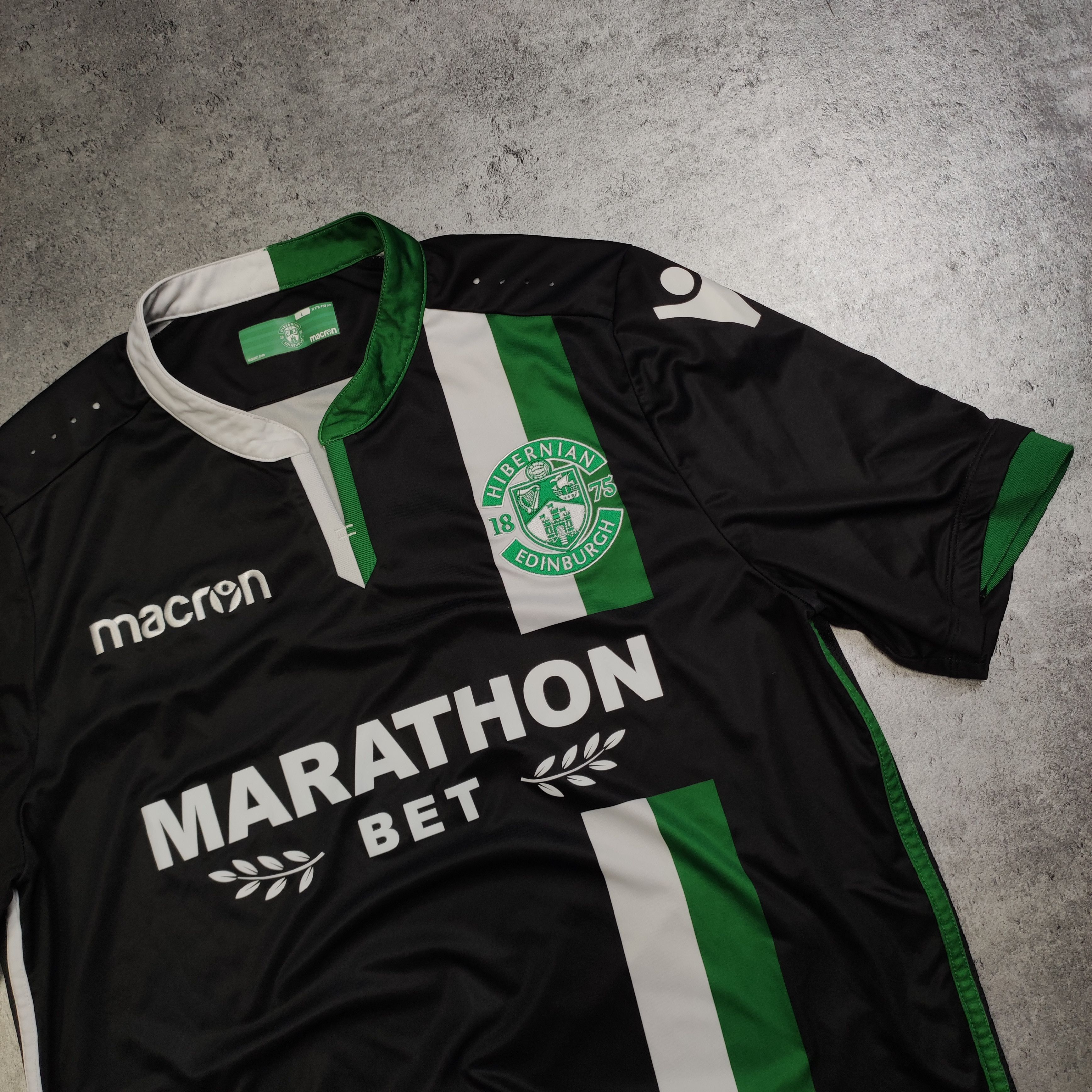 Vintage RARE Scottlish League Hibernian Edinburgh Macron Jersey Size US L / EU 52-54 / 3 - 4 Thumbnail