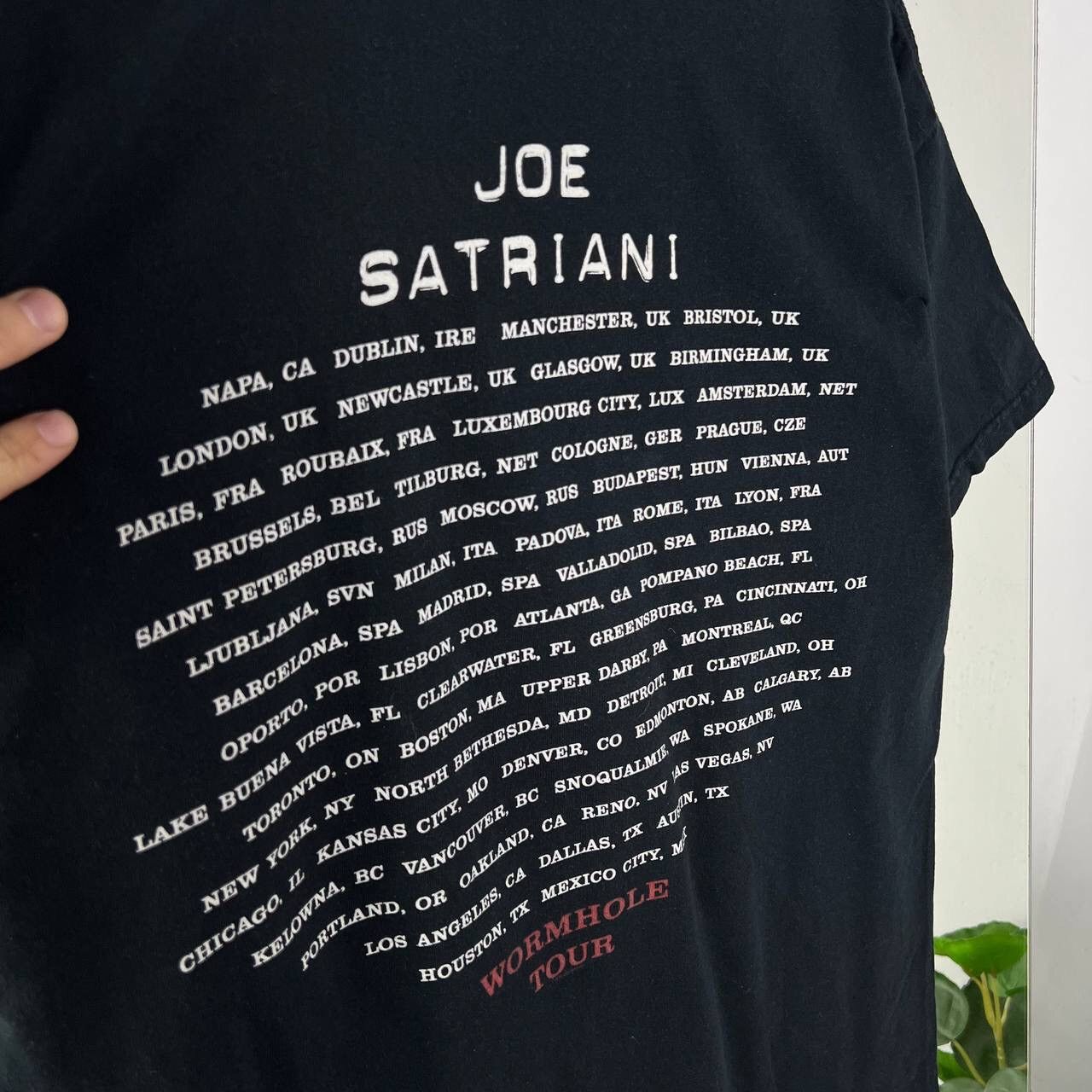 Band Tees Joe Satriani Guitar Teacher World Tour Vintage Tee Size US L / EU 52-54 / 3 - 6 Thumbnail