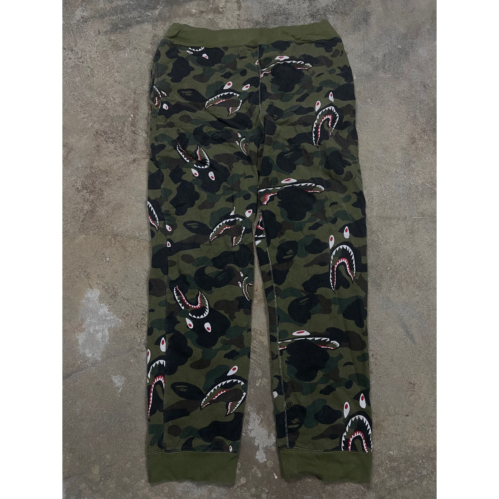 Bape Bape Camo Sweats Used Large Size US 36 / EU 52 - 1 Thumbnail