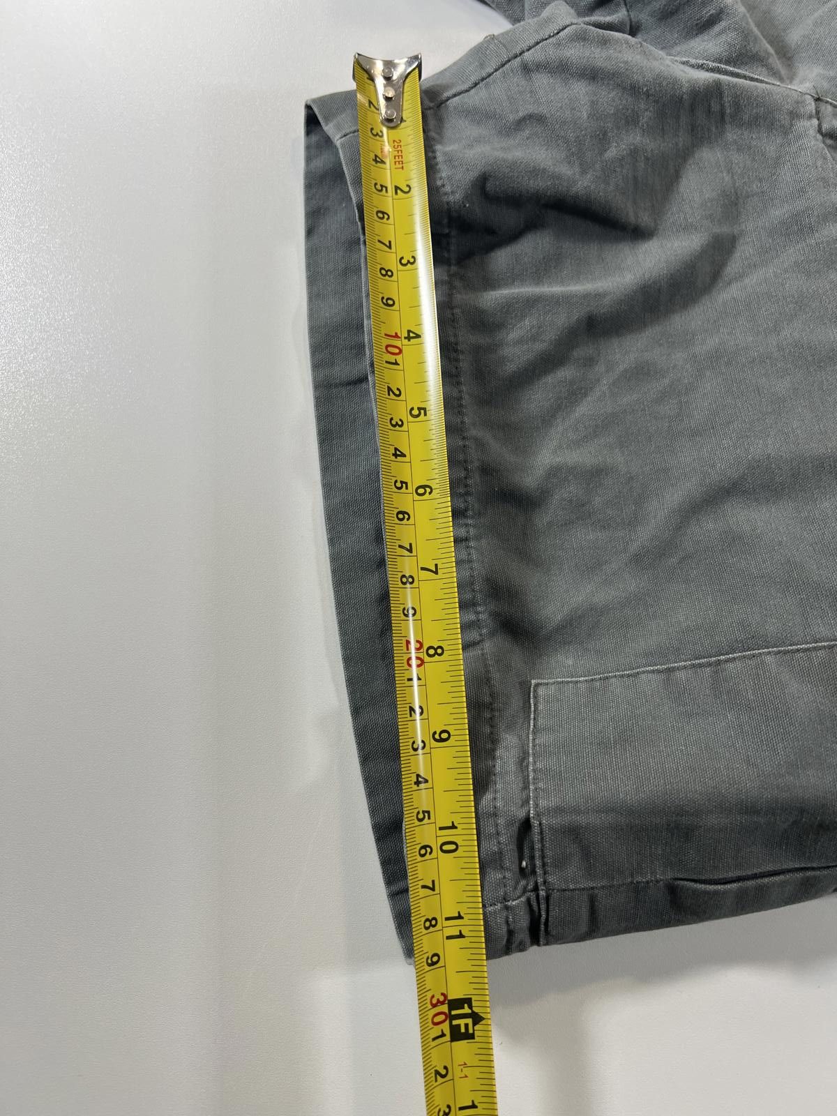 Old Navy Vintage Levi’s Men's Gray Cargo Shorts Size 33 Size US 31 - 8 Thumbnail