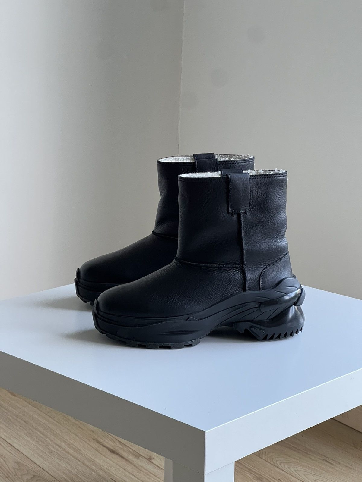 Maison Margiela Margiela Shearling Boots in Black Size US 6.5 / EU 39-40 - 2 Thumbnail