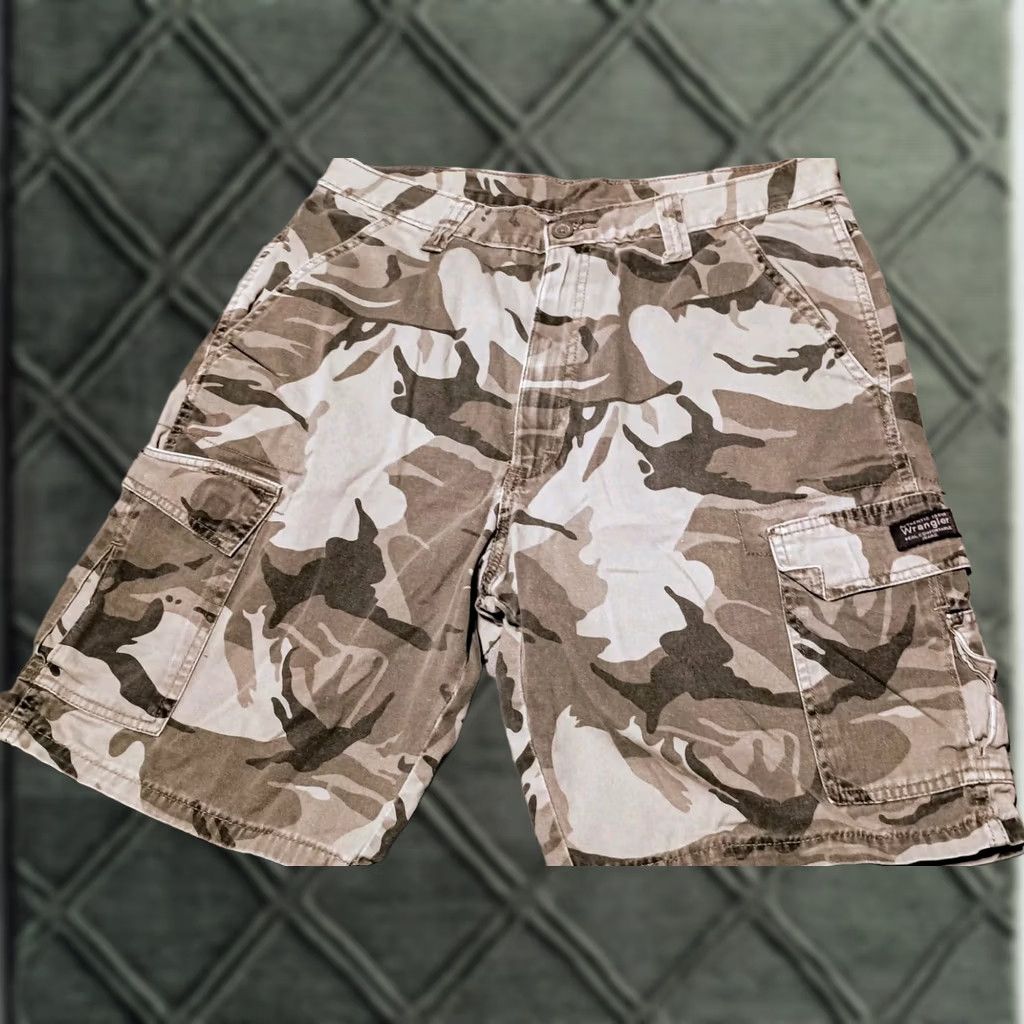 Wrangler Wrangler Men's Cargo Shorts White Camo Relaxed Baggy Street Wear Sz 34 Size US 34 / EU 50 - 1 Thumbnail