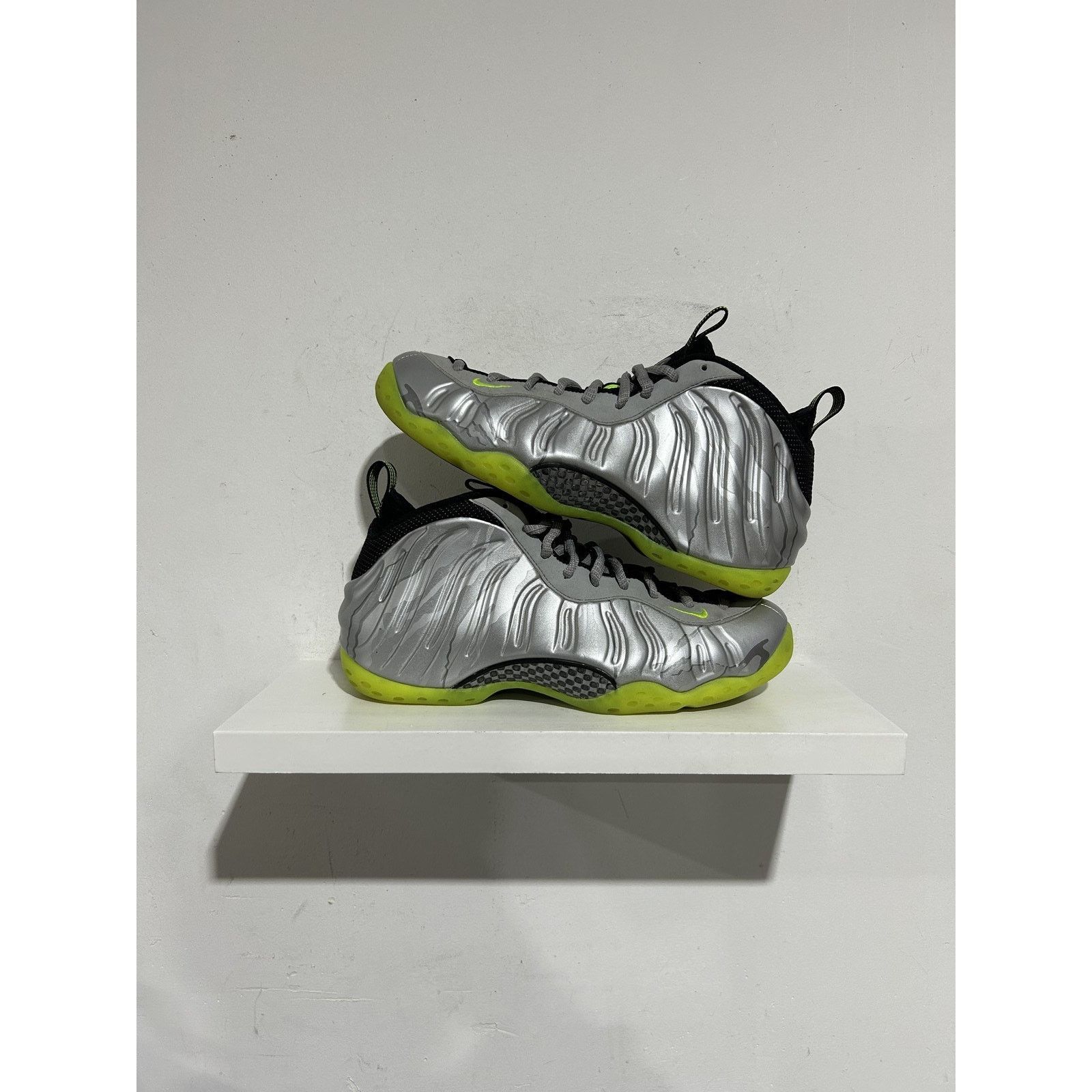 Nike NIKE AIR FOAMPOSITE SILVER VOLT CAMO SIZE 10.5 PREOWNED Size US 10.5 / EU 43-44 - 1 Thumbnail