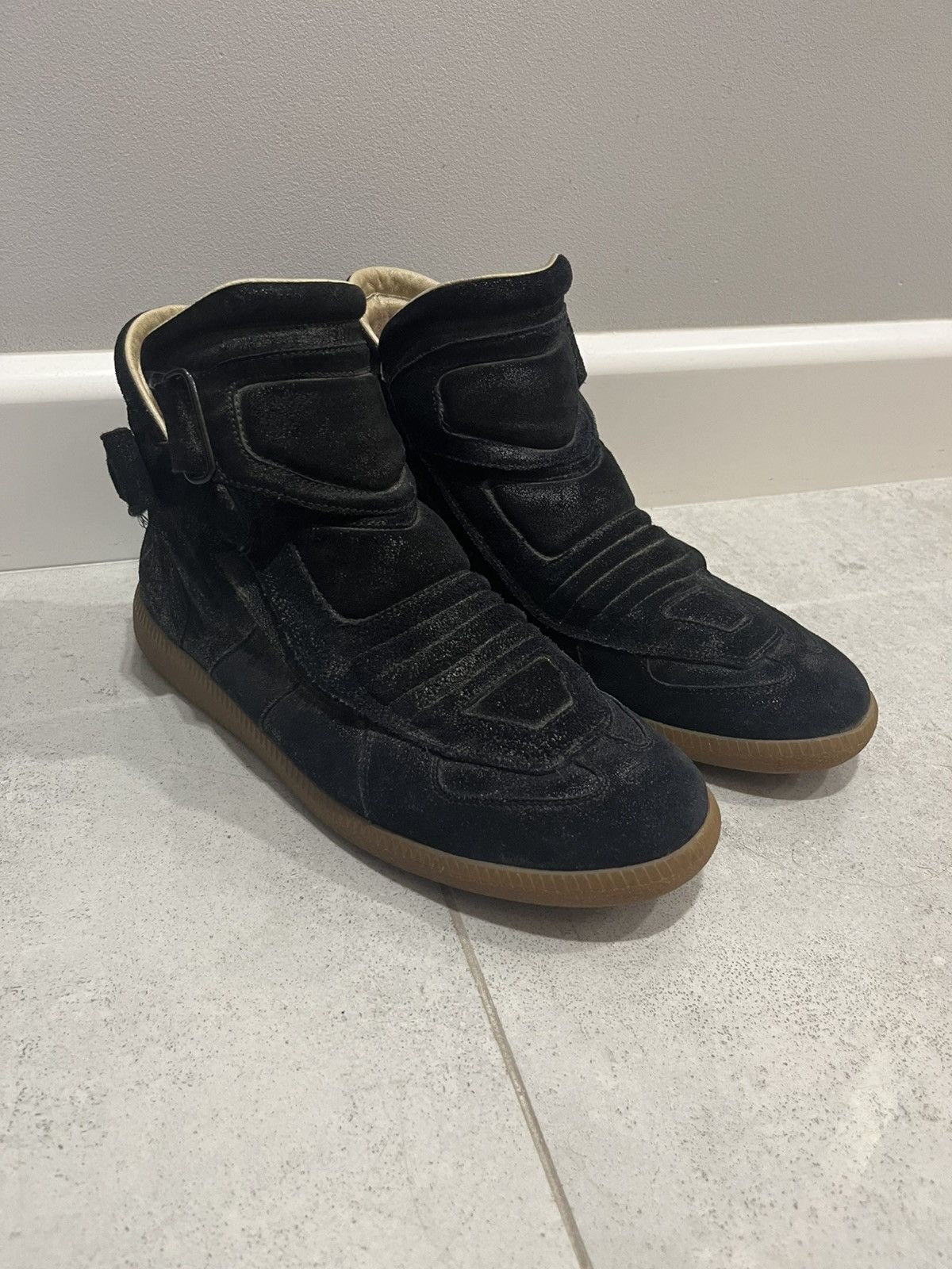 Maison Margiela Black Suede High-Top Sneakers / Gum Sole / Velcro Strap Size US 7 / EU 40 - 6 Thumbnail