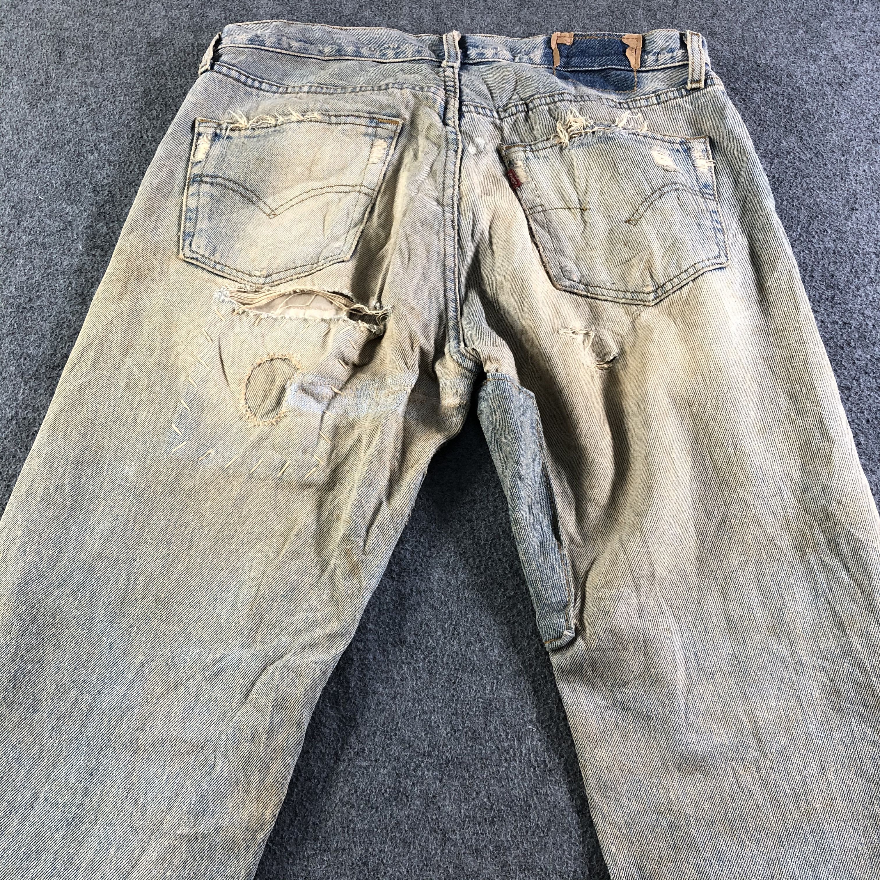 Levi's Vintage 90s Light Wash Levis 501 Jeans-J4602 Size US 33 - 4 Thumbnail