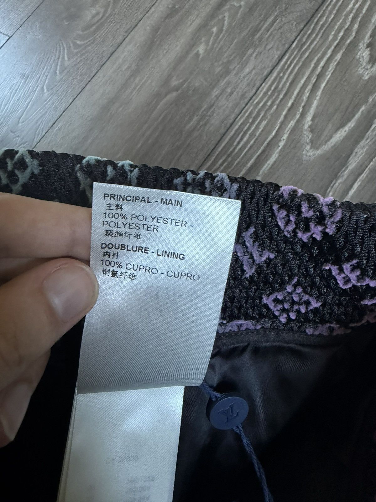 Louis Vuitton louis vuitton rainbow gradient monogram mesh shorts Size US 32 / EU 48 - 5 Thumbnail