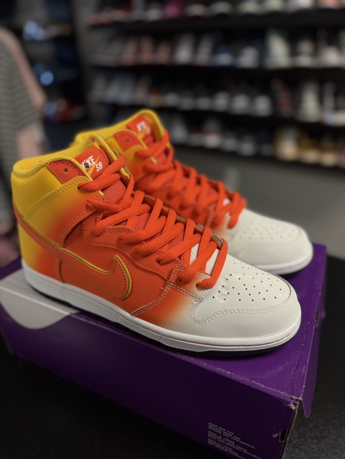 Nike Men's Size 10.5 NIB Nike SB Dunk High Sweet Tooth Candy Corn Size US 10.5 / EU 43-44 - 5 Thumbnail