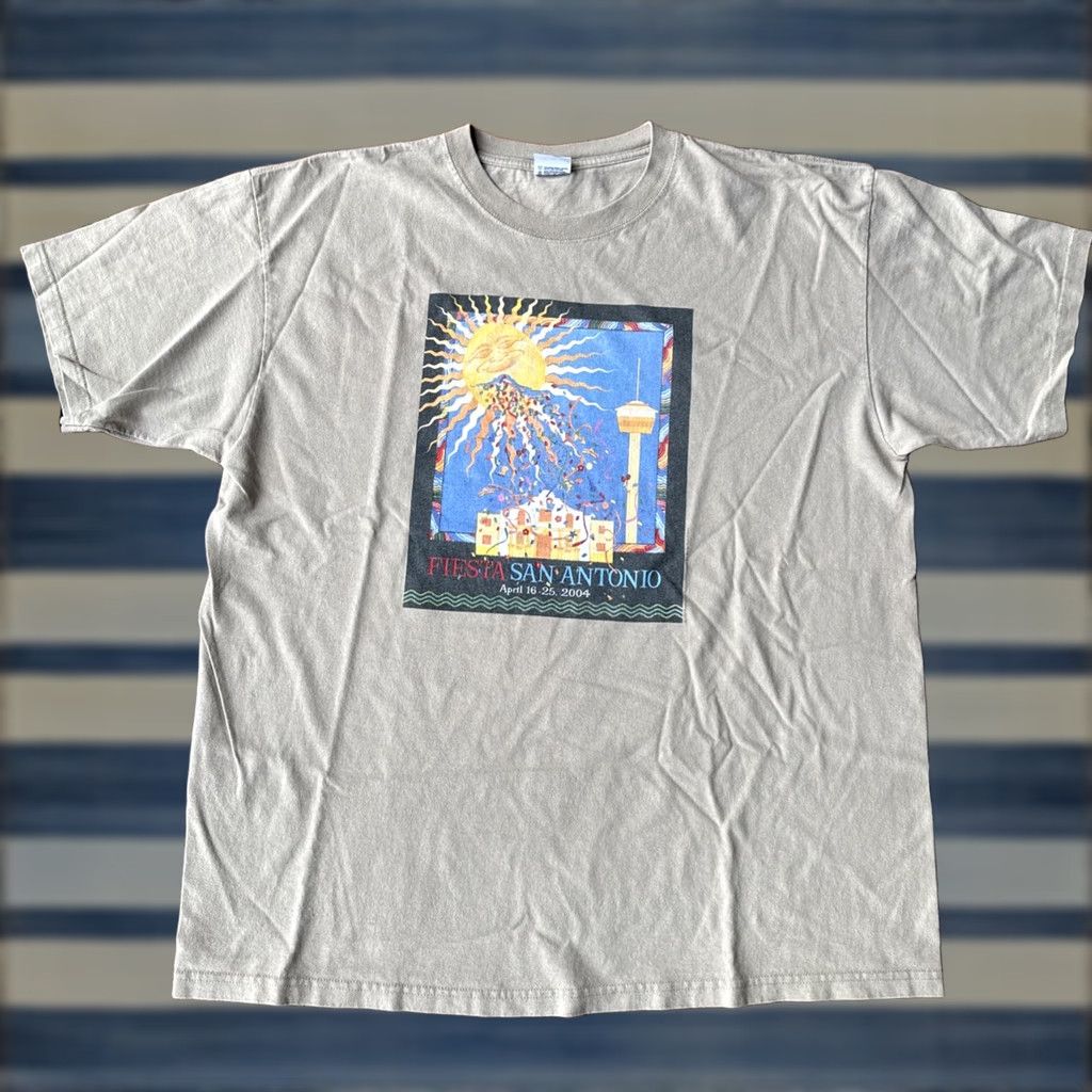 Anvil VINTAGE San-Antonio Texas Fiesta Art T-Shirt XL Men Graphic Tee 90s USA Shirt Crew Neck Size US XL / EU 56 / 4 - 1 Thumbnail