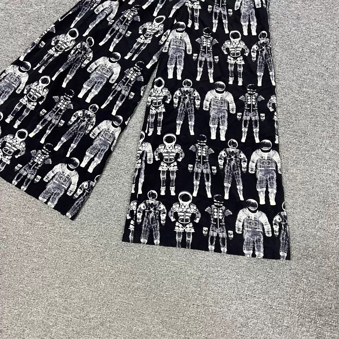 Chanel Chanel Runway Robot Print Wide-leg Pants 34 99 New Size 25" / US 0 / IT 36 - 4 Thumbnail