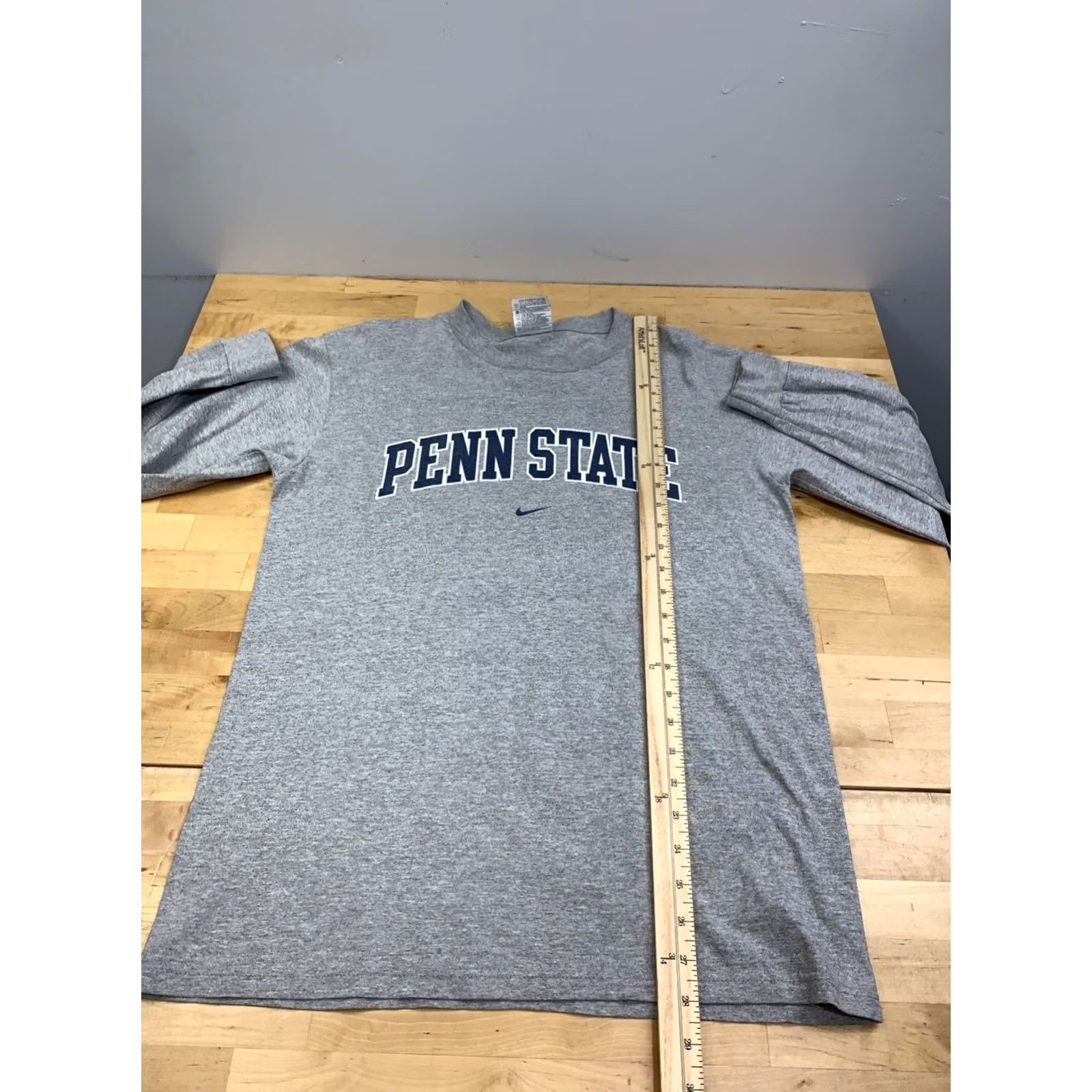 Nike VINTAGE Nike Penn State Long Sleeve Shirt Men S Center Swoosh 90s Y2K Penn State Nike Shirt Men S Gray Cotton Logo 90s College University S Mens Size US S / EU 44-46 / 1 - 4 Thumbnail