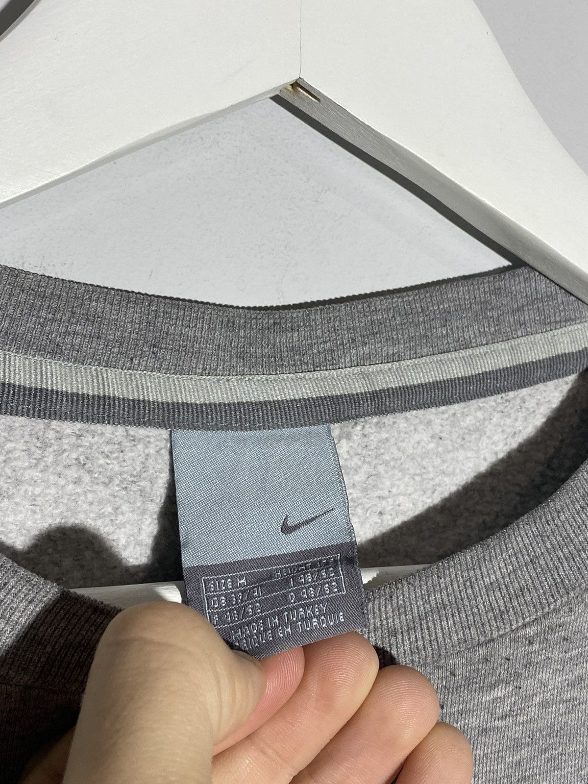 Nike 🔥 VINTAGE 00s NIKE CREWNECK SWEATSHIRT GREY Y2K ESSENTIALS Size US M / EU 48-50 / 2 - 8 Thumbnail