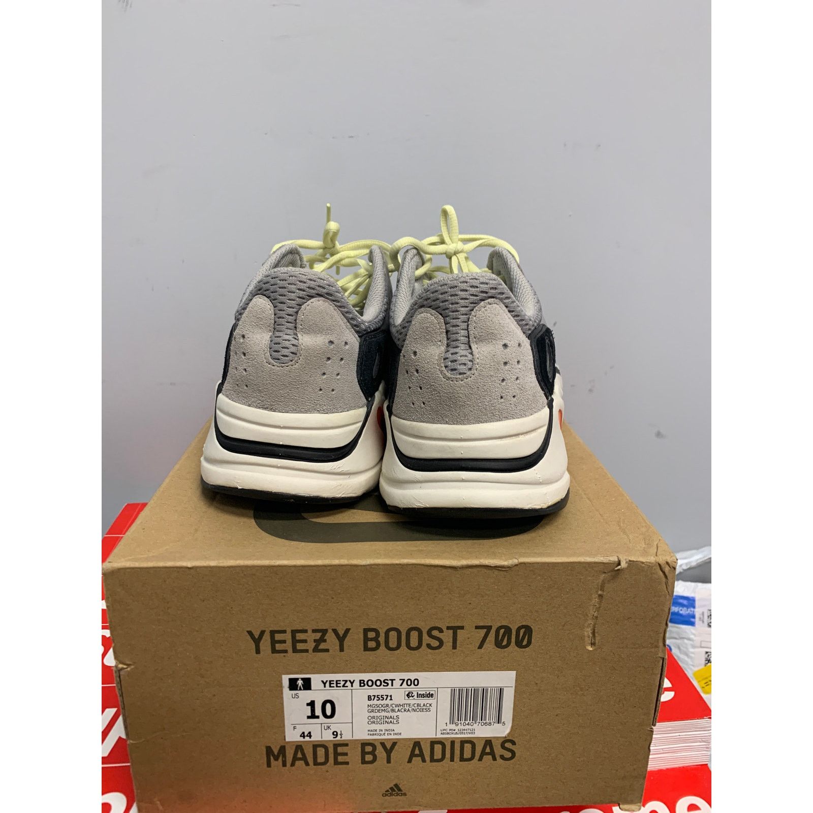 Adidas adidas Yeezy Boost 700 Wave Runner Size 9.5 Used SHIPS NOW Size US 9.5 / EU 42-43 - 3 Thumbnail