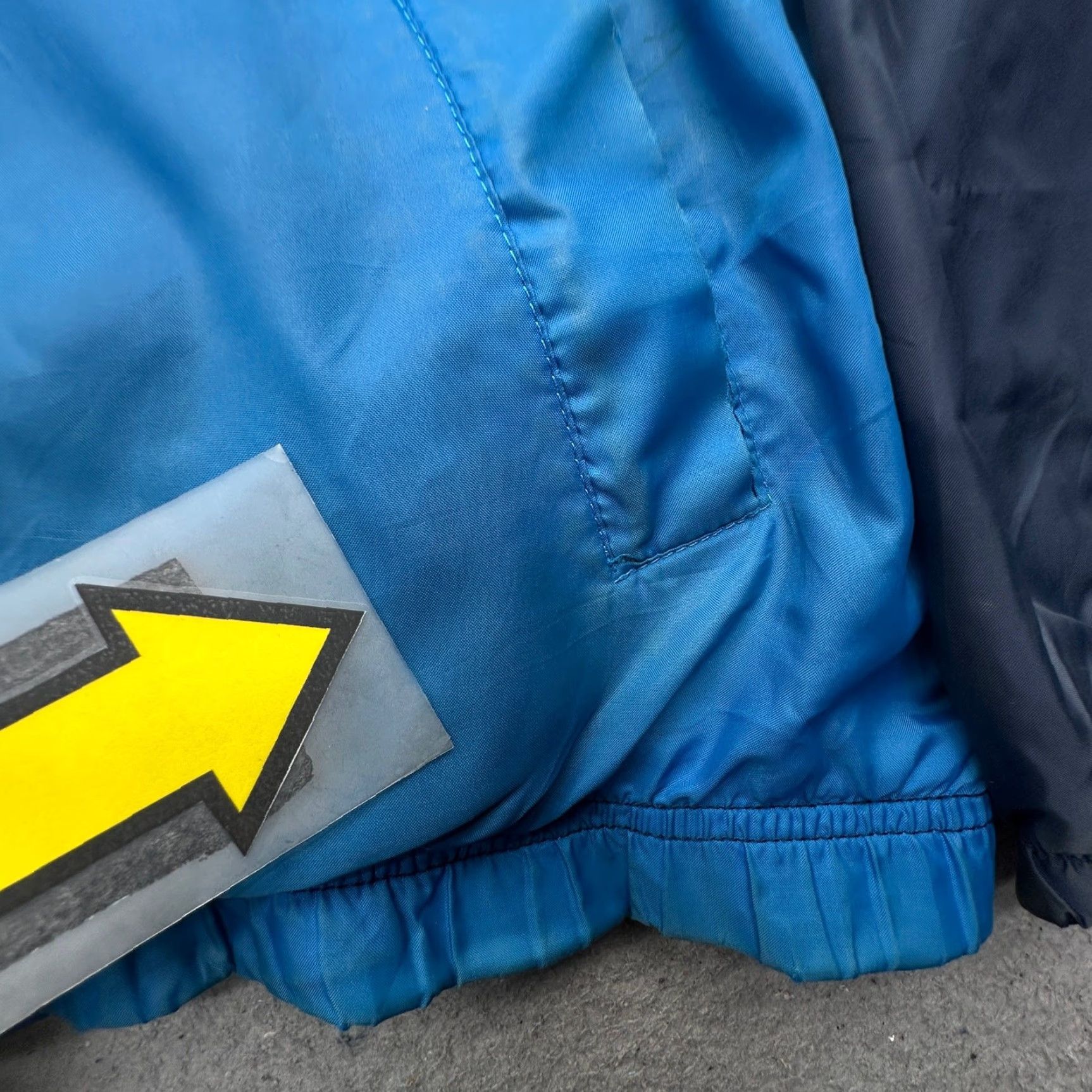 Nike VINTAGE Nike Windbreaker Jacket Lined Mens Large Blue Full Zip 90s Logo Jacket Size US L / EU 52-54 / 3 - 7 Thumbnail