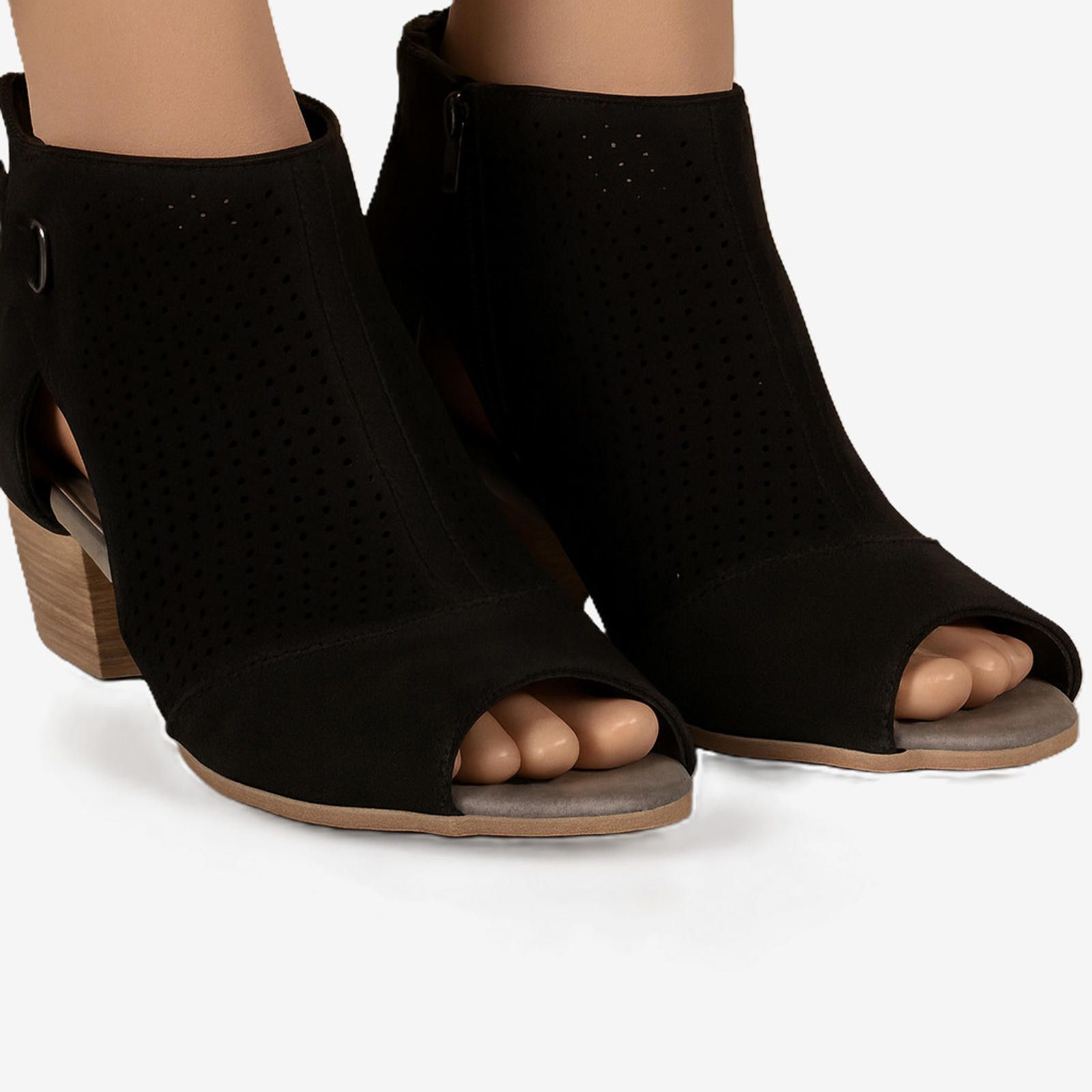 Earth Ragz Earth Ivy Sahara Black Suede Lazer-Cut Bootie Casual Heels Size US 8 / IT 38 - 1 Thumbnail