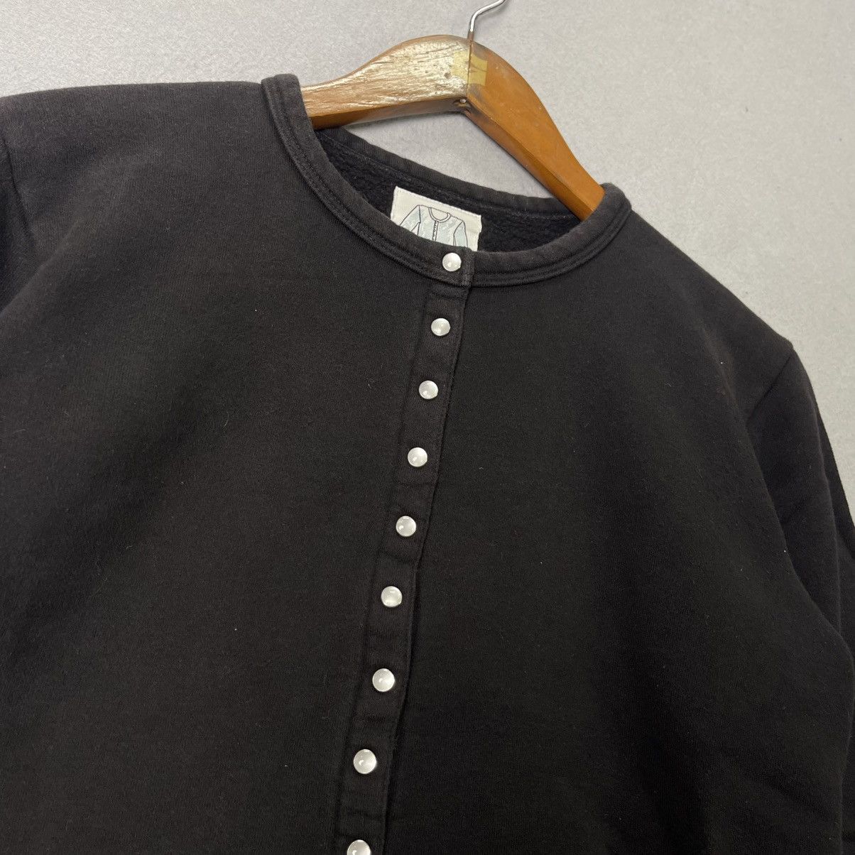 agnes b. agnès b. Snap Button Cropped Cardigan Black Minimalist Size S / US 4 / IT 40 - 3 Thumbnail