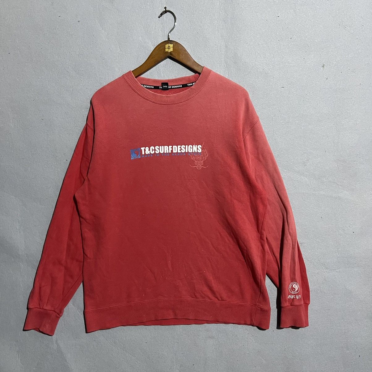 Vintage Vintage T&C Surf Designs Red Sweatshirt Dragon Head Graphic Size US L / EU 52-54 / 3 - 3 Thumbnail