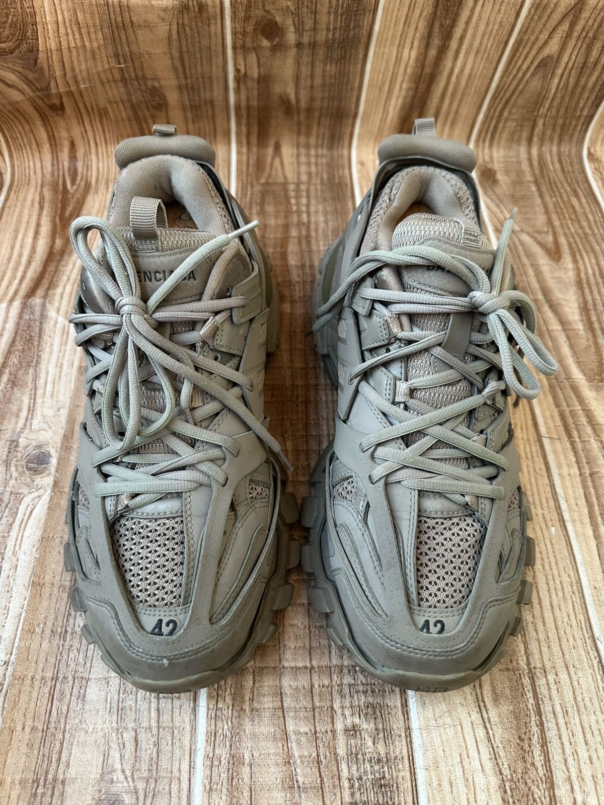 Balenciaga Balenciaga Track Sneakers Gray Lowtops Size US 9 / EU 42 - 1 Thumbnail
