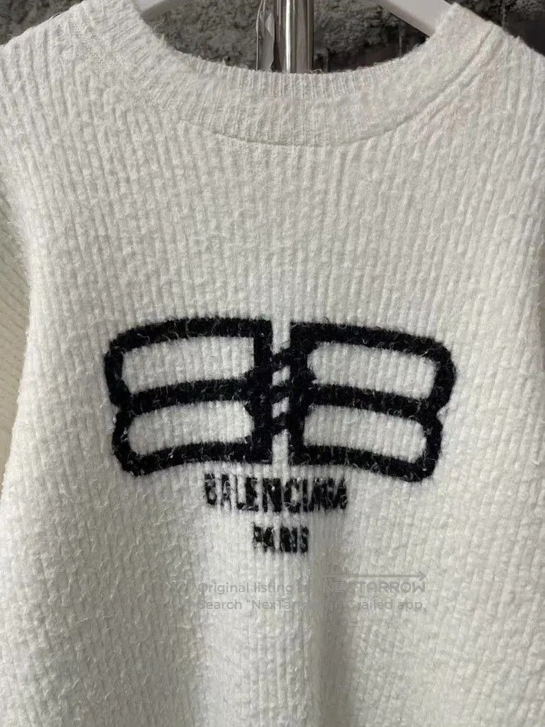 Balenciaga Balenciaga Black and White Lock Button Mohair Sweater. Size US XS / EU 42 / 0 - 5 Thumbnail