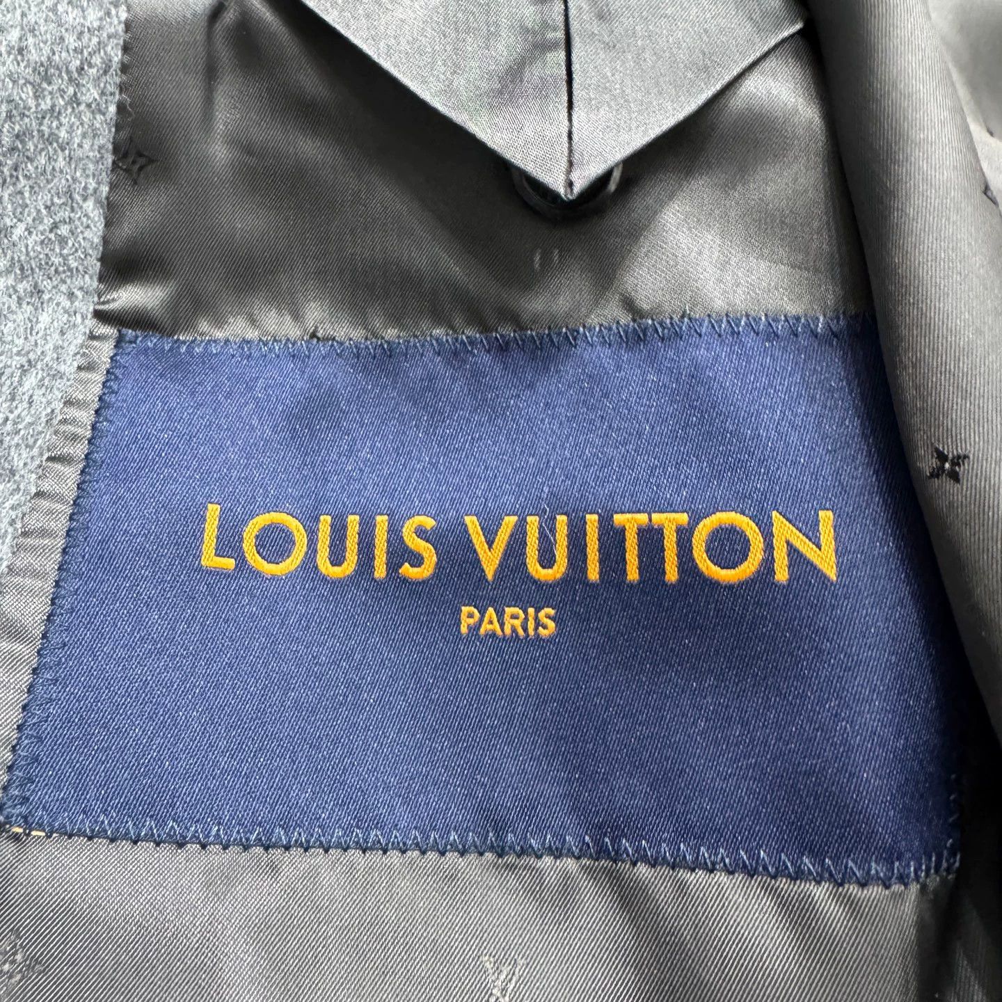 Louis Vuitton LV leather tag cashmere overcoat 48 Size US M / EU 48-50 / 2 - 2 Thumbnail