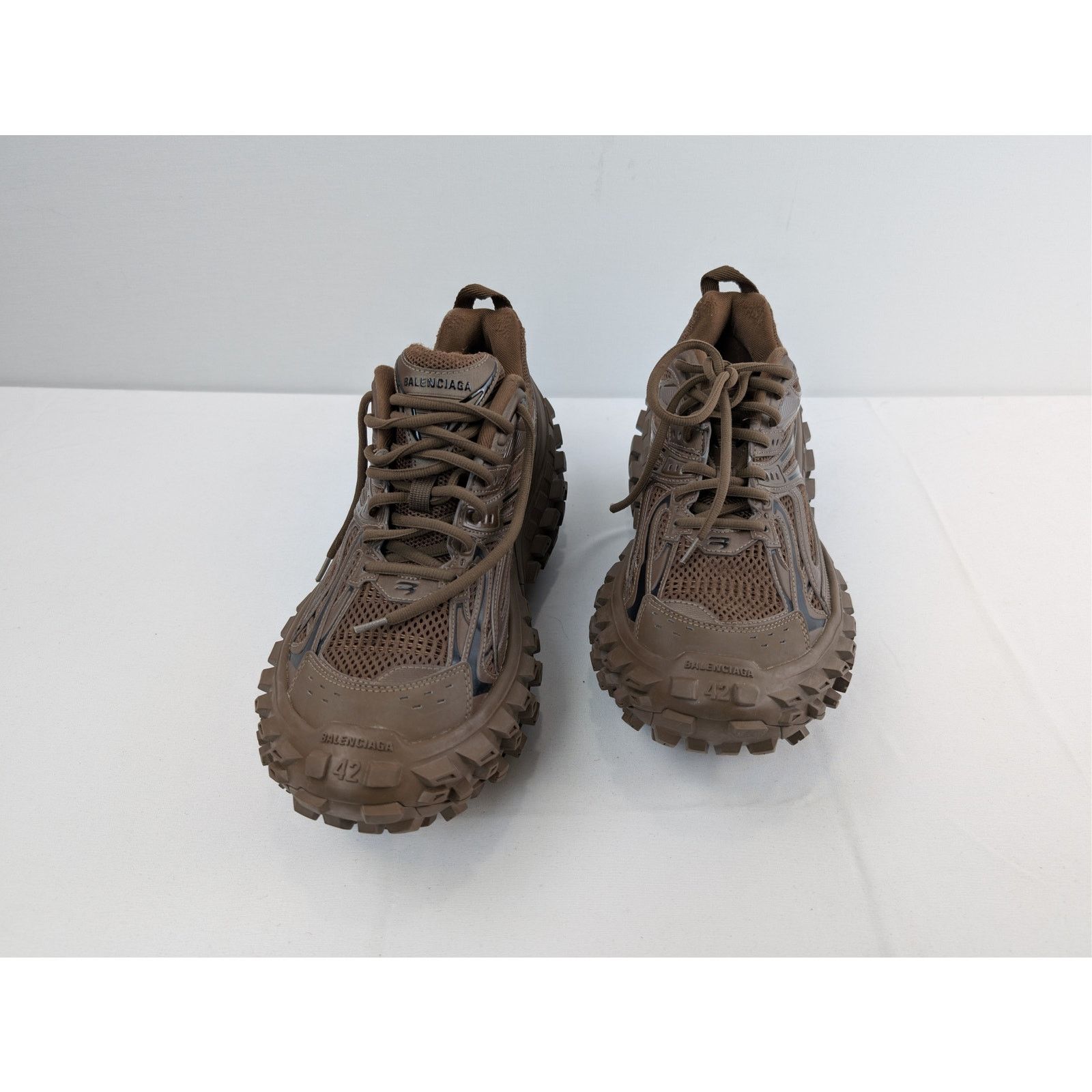 Balenciaga o1rshd1 Monocolor Bouncer Light Worn Out Sneakers in Brown Size US 9 / EU 42 - 8 Thumbnail