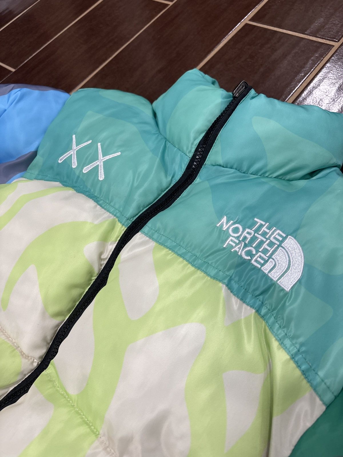 Kaws × The North Face USED Kaws x The North Face Nuptse Jacket Safety Green SZ L Size US L / EU 52-54 / 3 - 3 Thumbnail
