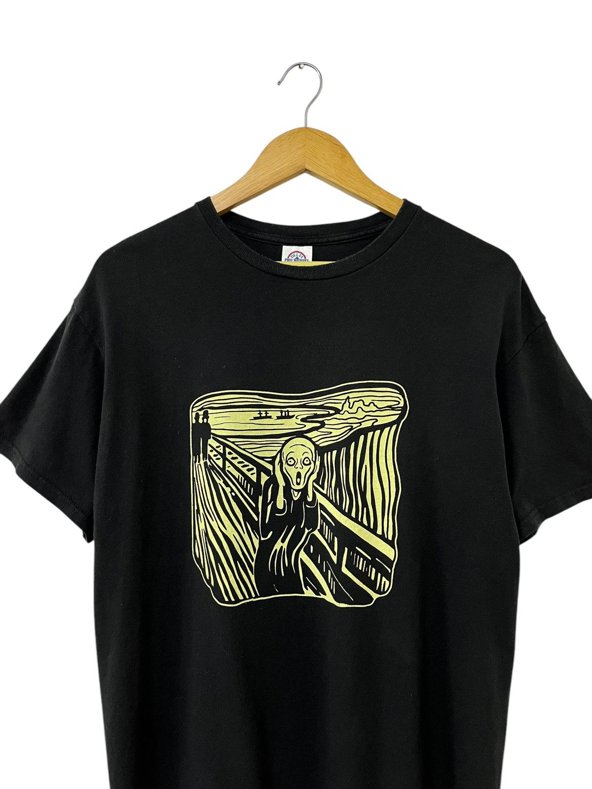 Vintage VINTAGE 00s EDVARD MUNCH THE SCREAM MUSEUM AOP ART TSHIRT Size US L / EU 52-54 / 3 - 3 Thumbnail