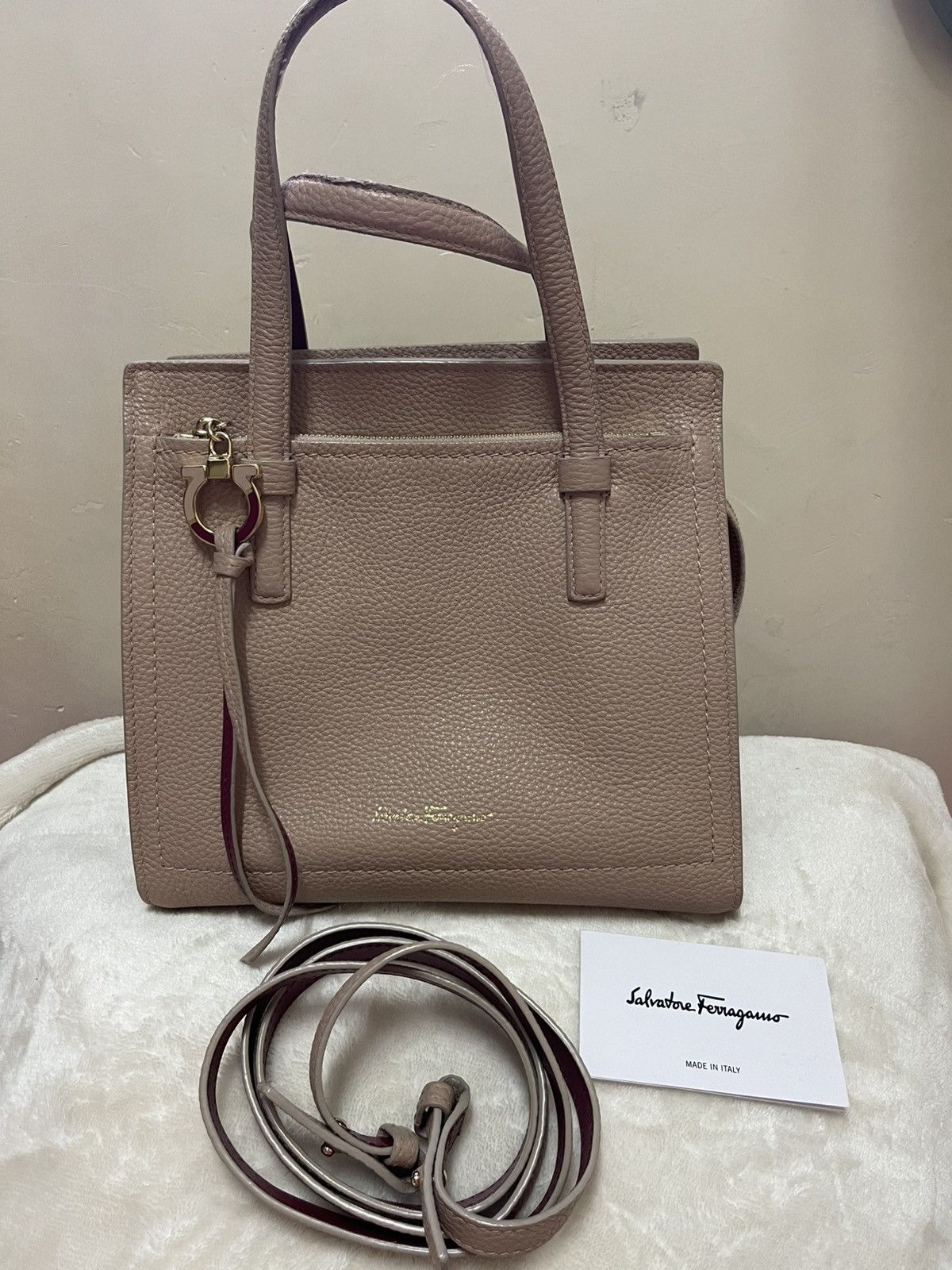 Salvatore Ferragamo Amy Small Tote Salvatore Ferragamo Shoulder/Hand bag Size ONE SIZE - 1 Thumbnail