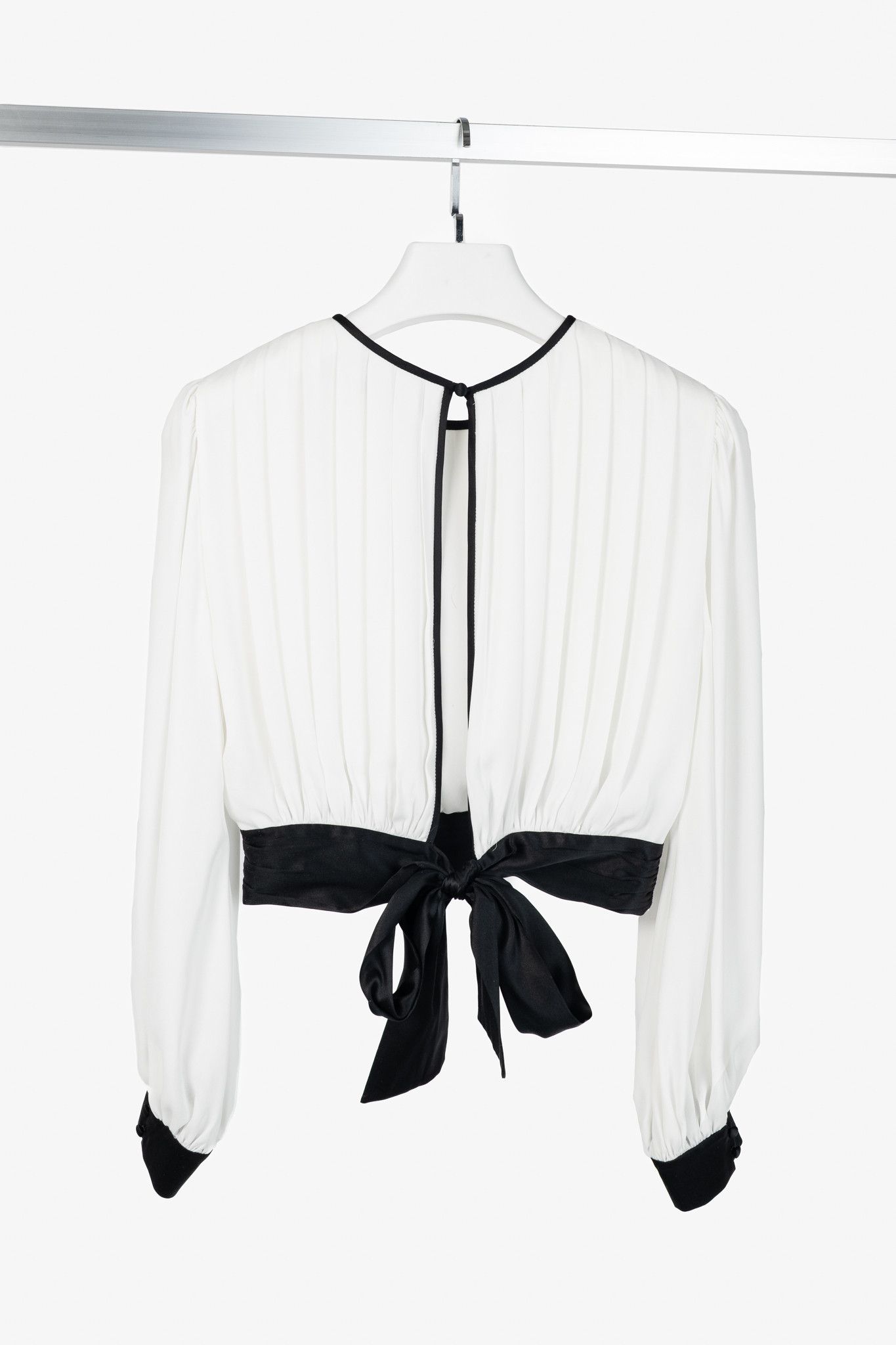 Alice + Olivia Alice + Olivia Dakota White Pleated Tie Waist Blouse Size S / US 4 / IT 40 - 2 Thumbnail
