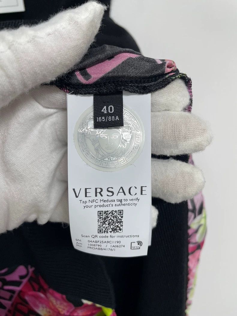 Versace Versace Sleeveless dress Size M / US 6-8 / IT 42-44 - 5 Thumbnail