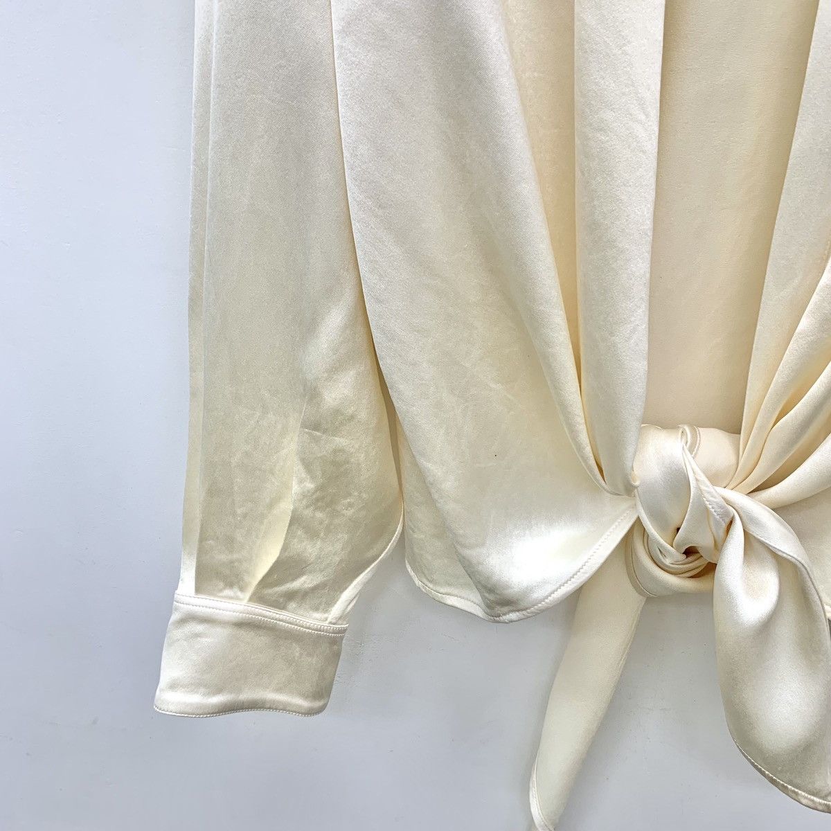 Yves Saint Laurent Yves Saint Laurent Champagne Silk Long Sleeve Shirt K26WX Size XS / US 0-2 / IT 36-38 - 4 Thumbnail