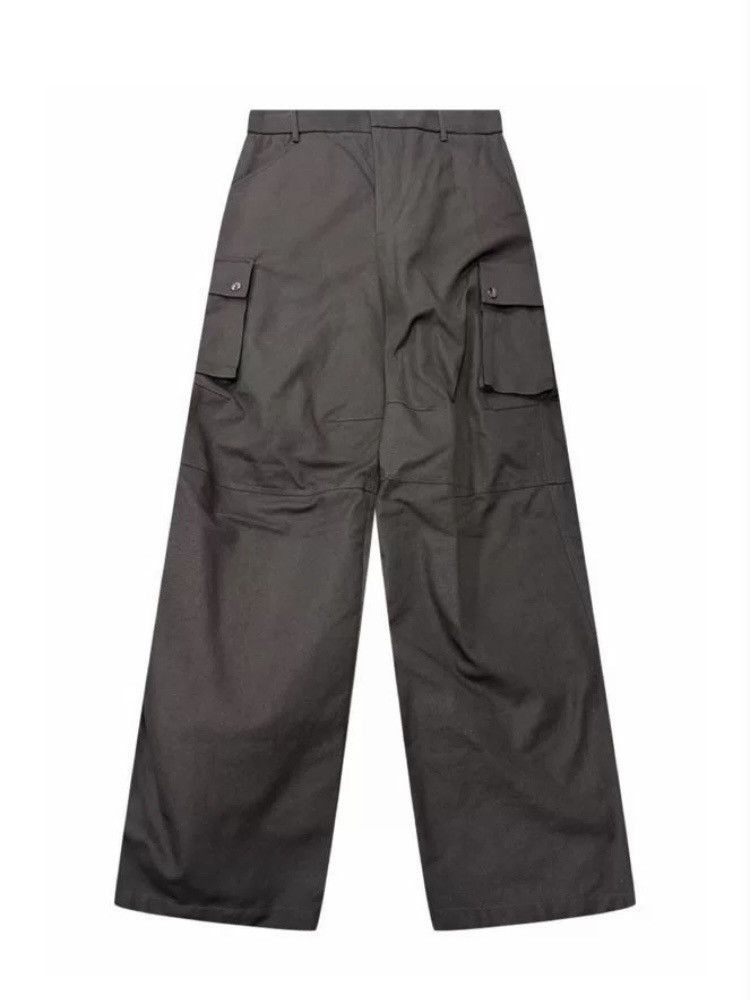 Image of Bottega Veneta Cotton Cropped Detail Cargo Pants in Black, Men's (Size 40)