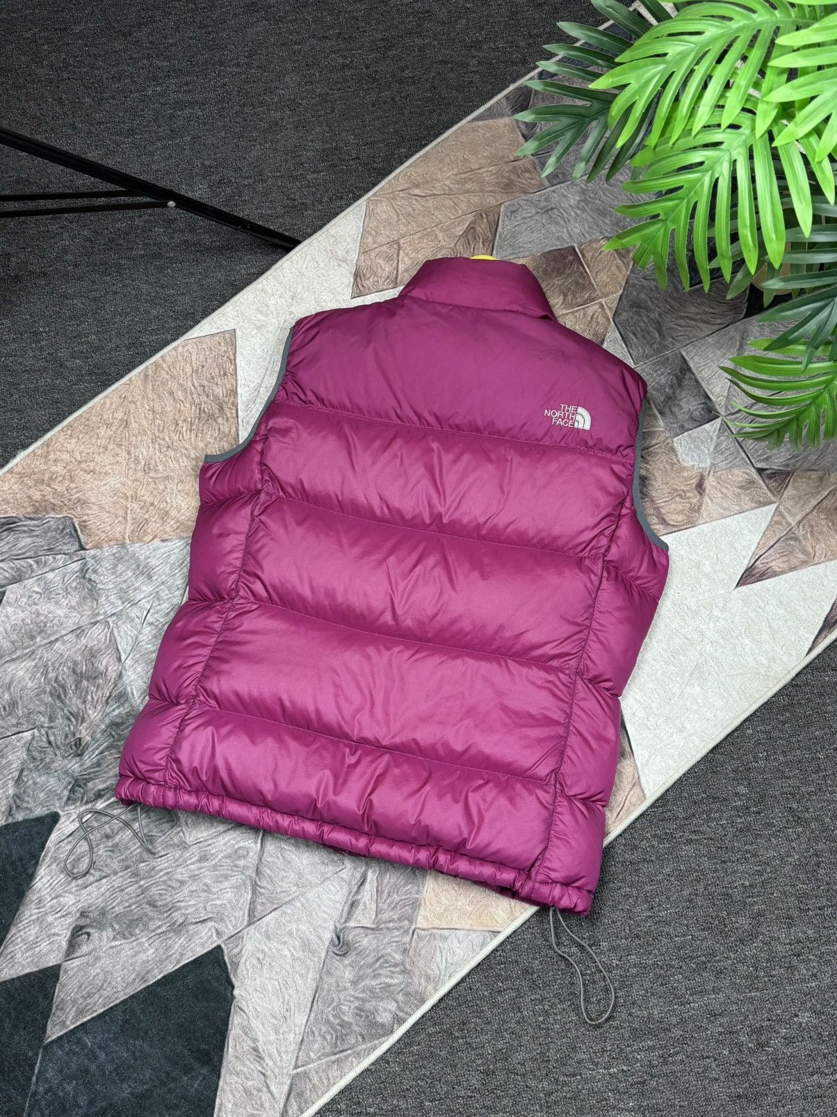 The North Face THE NORTH FACE WOMANS VINTAGE VEST Y2K DOWN JACKET PUFFER Size L / US 10 / IT 46 - 10 Thumbnail