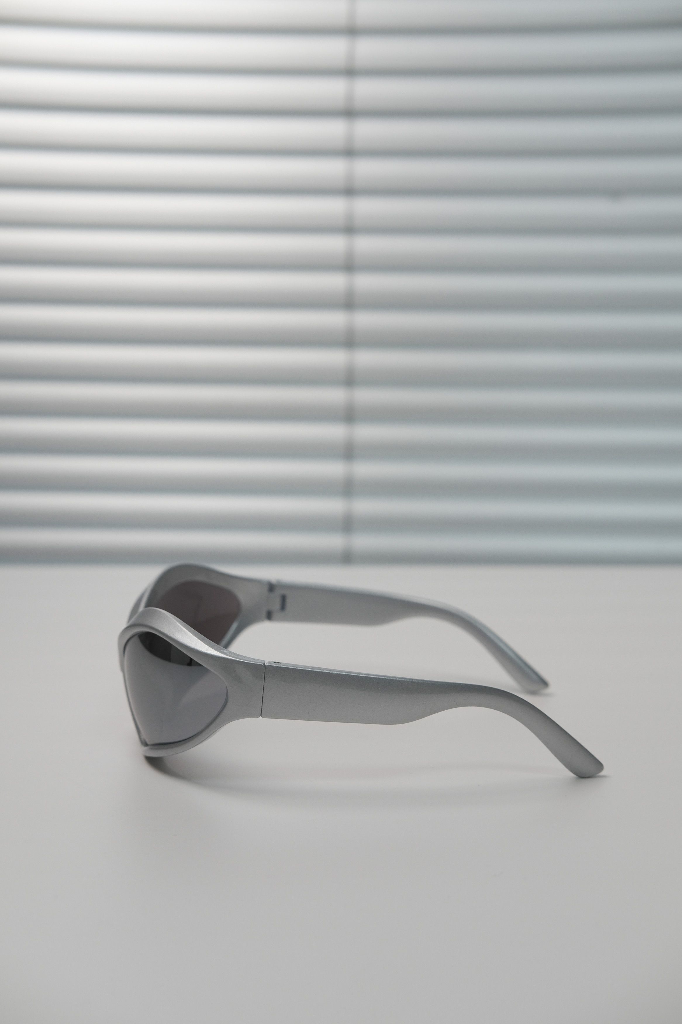 Japanese Brand Vtg Y2k Avant Garde Future Sunglasses Silver Unisex One Size Size ONE SIZE - 3 Thumbnail
