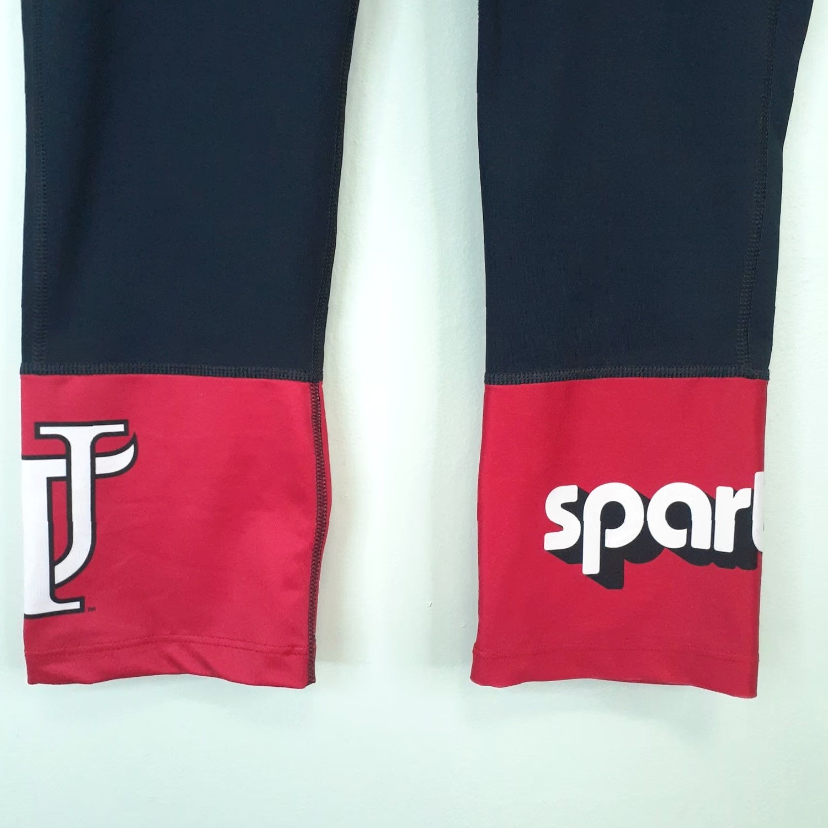 Under Armour Under Armour UT Spartans Compression Pants Crop Heatgear Womens M 26x21 Black Size 32" / US 10 / IT 46 - 3 Thumbnail