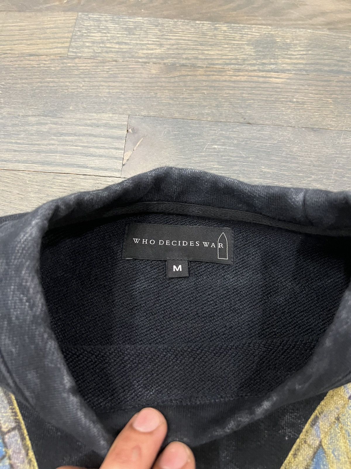 Other Who decides war stained glass motif crewneck Size US M / EU 48-50 / 2 - 3 Thumbnail