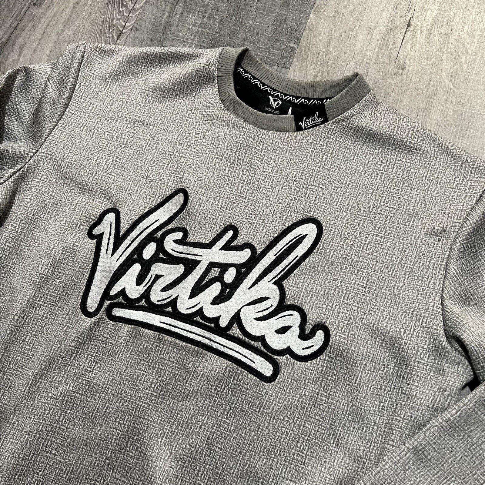 Vintage Virtika Silver Embroidered Script Fleece Lined Sweatshirt S Size US S / EU 44-46 / 1 - 2 Thumbnail
