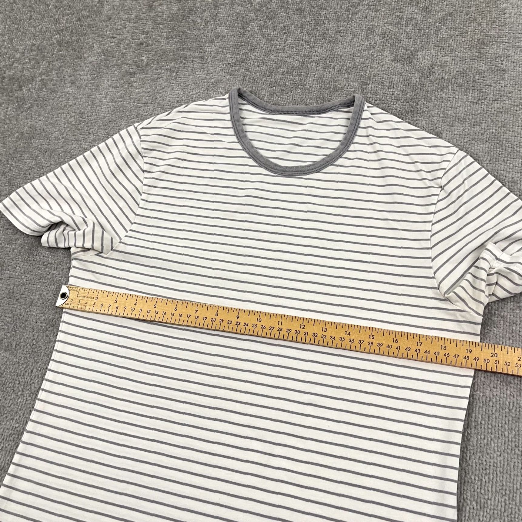 Lululemon Lululemon Shirt Mens Medium White Gray Stripe Everyday Essential Crewneck Casual Size US M / EU 48-50 / 2 - 5 Thumbnail