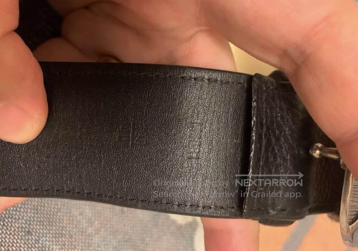 Louis Vuitton Black Leather Belt with Engraved Buckle. Size ONE SIZE - 5 Thumbnail