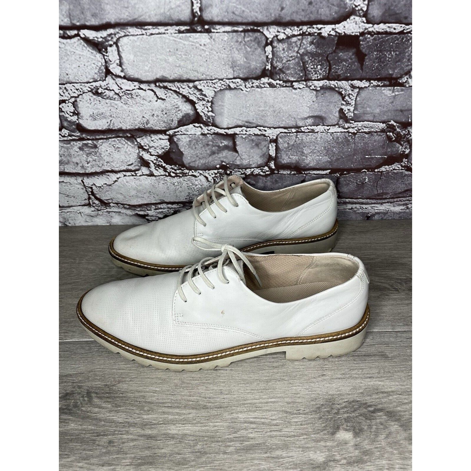 Ecco ECCO White Leather Perforated Lace Up Oxfords Shoes Women Sz Size US 9.5 / IT 39.5 - 18 Thumbnail