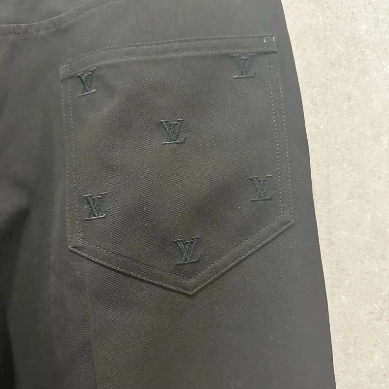 Louis Vuitton Louis Vuitton size US 46 Solid straight-leg slacks pants Size US 30 / EU 46 - 4 Thumbnail