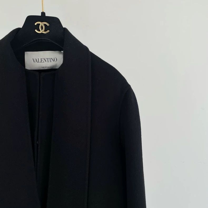 Valentino Valentino Black sheep wool coat Size XXS / US 00 / IT 34 - 3 Thumbnail