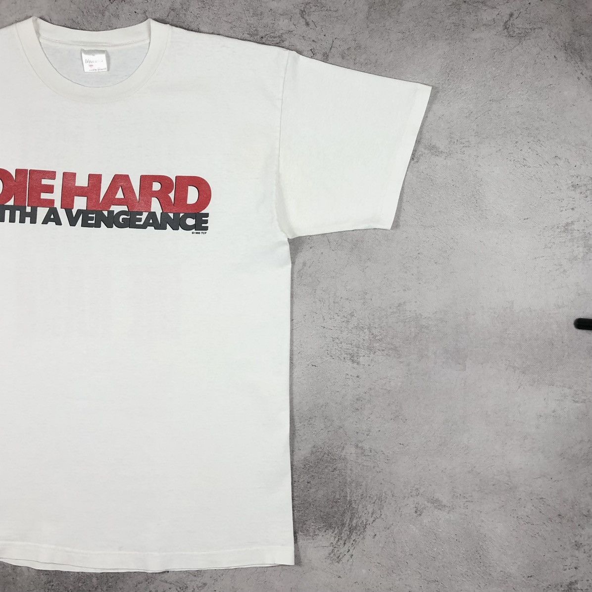 Vintage 1995 Die Hard With A Vengeance Movie Bruce Willis Tee Size US XL / EU 56 / 4 - 6 Thumbnail