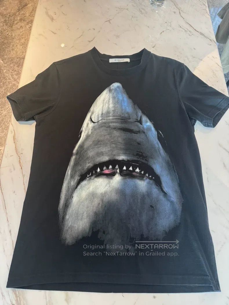 Givenchy Givenchy Classic Shark T-Shirt Size US M / EU 48-50 / 2 - 1 Thumbnail